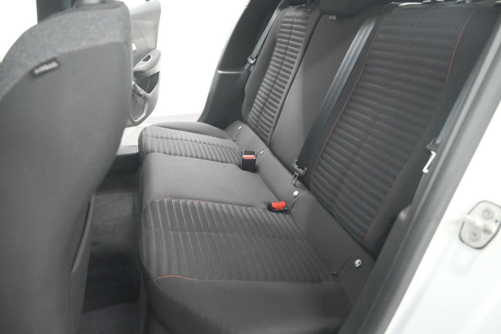 Peugeot 208 puretech 100 eat8 active | trekhaak | parkeersensoren | navigat