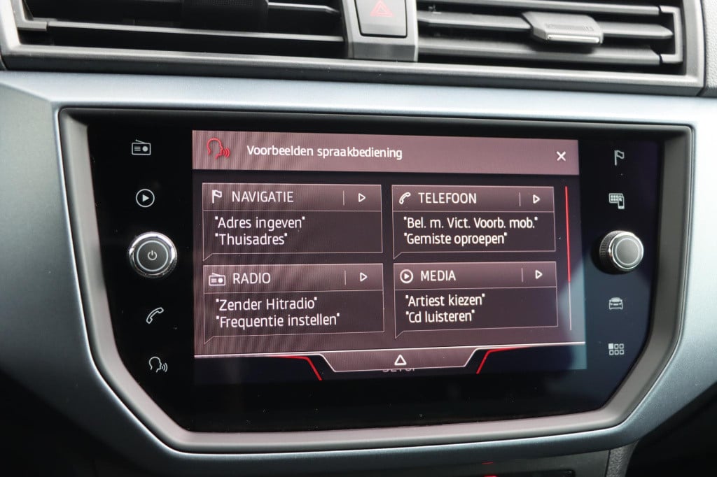 Seat Arona 1.0 tsi style business intense beats 95pk
