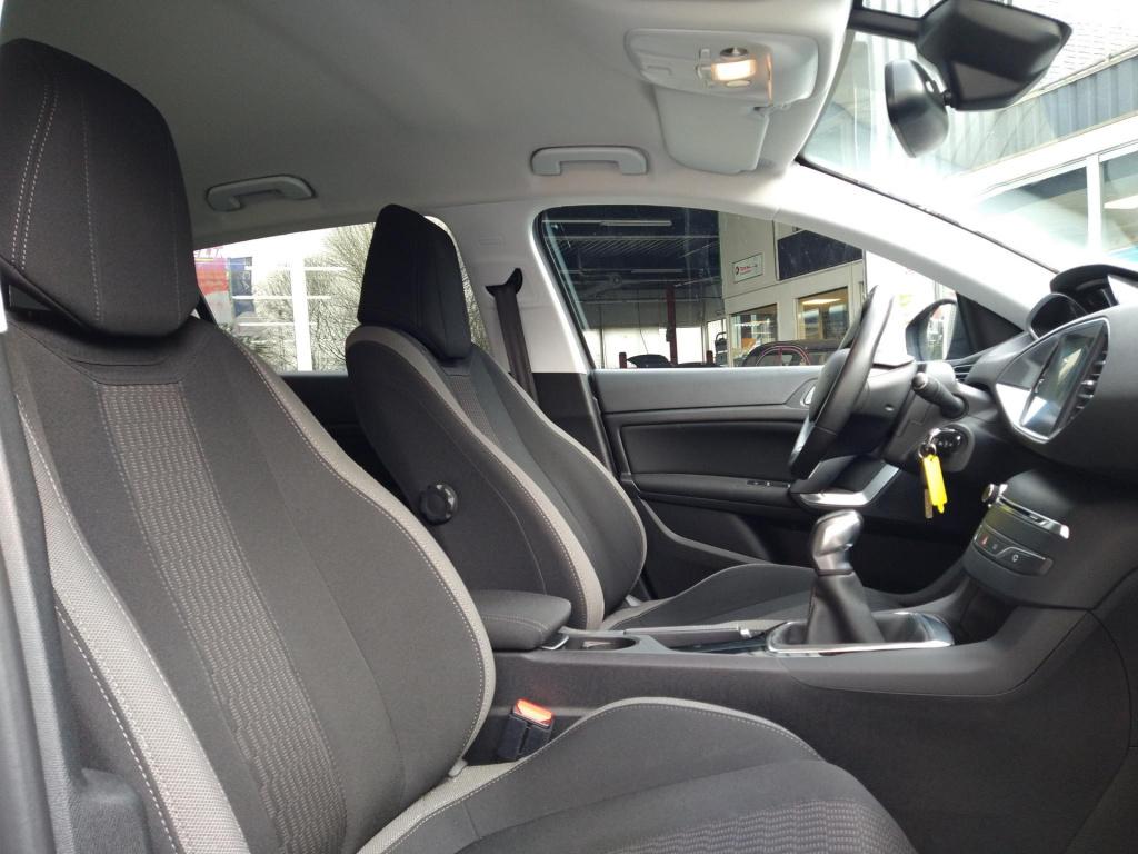 Peugeot 308 1.2 110 style clima/nav/lmv