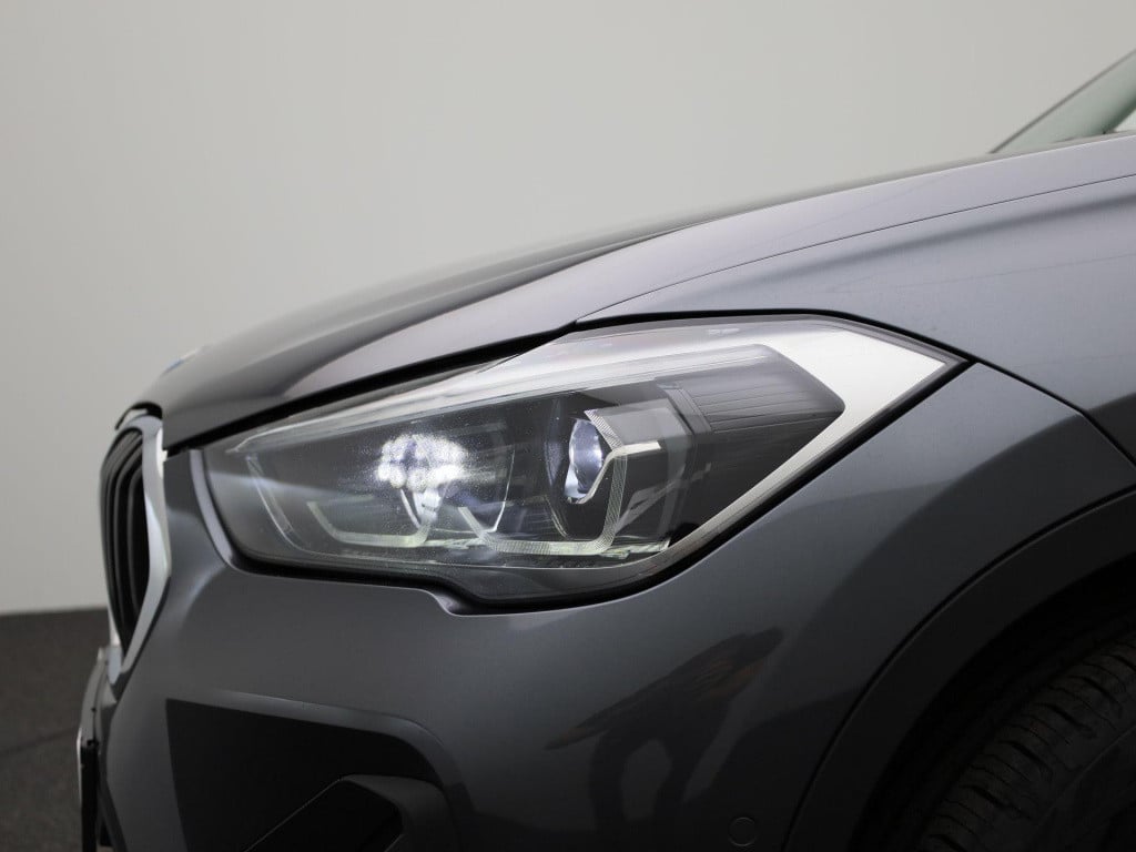 BMW X1 xdrive25e executive | automaat | lmv | parkeer sensoren | camera | c
