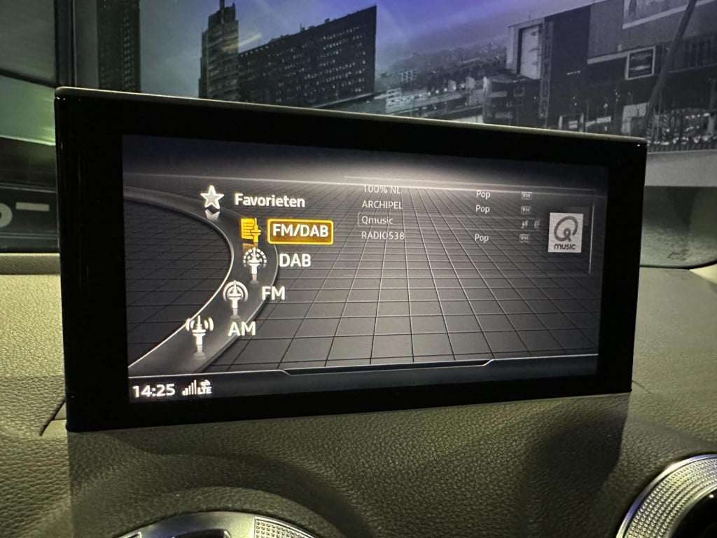 Audi Q2 35 tfsi business edition *navi*led*leer*trekhaak*