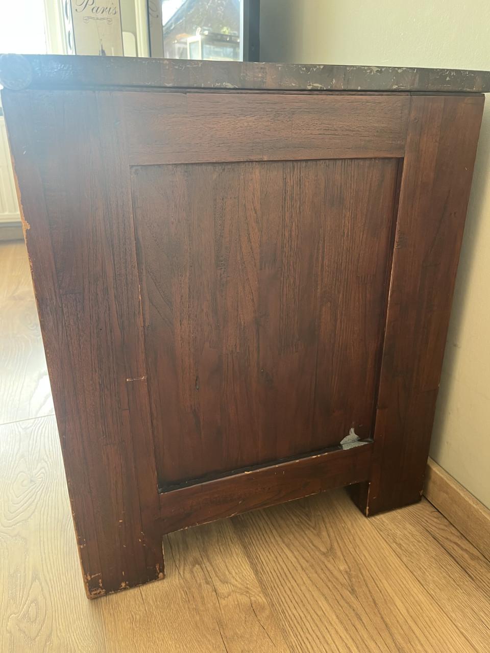 Teakhouten meubelset met gebruikerssporen