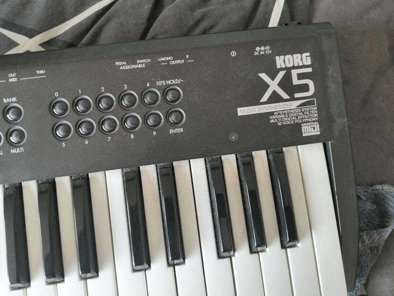 Korg X5 synthesizer