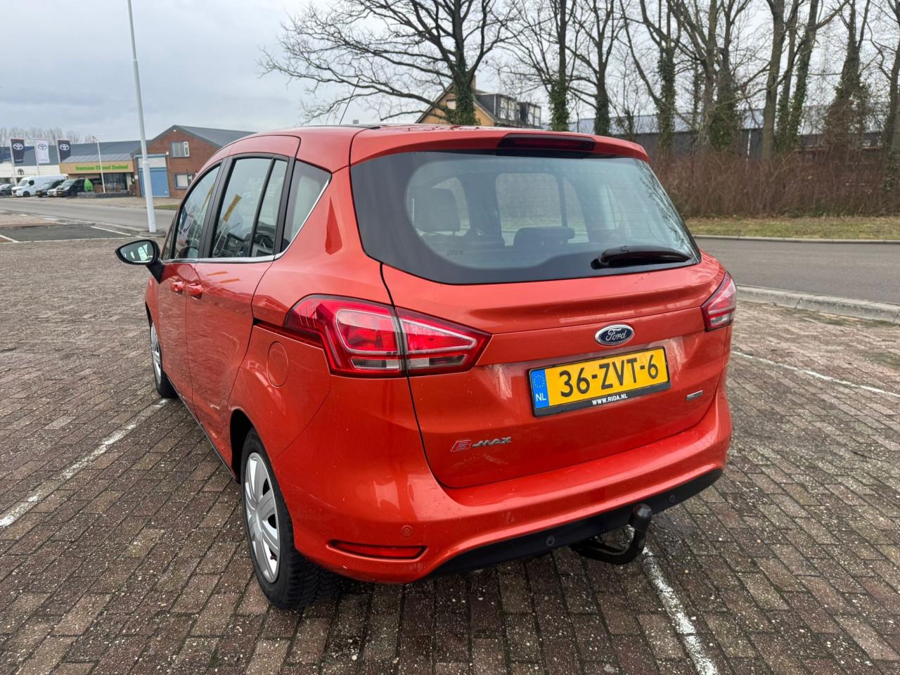 Ford b max bj 2013  3950 euro