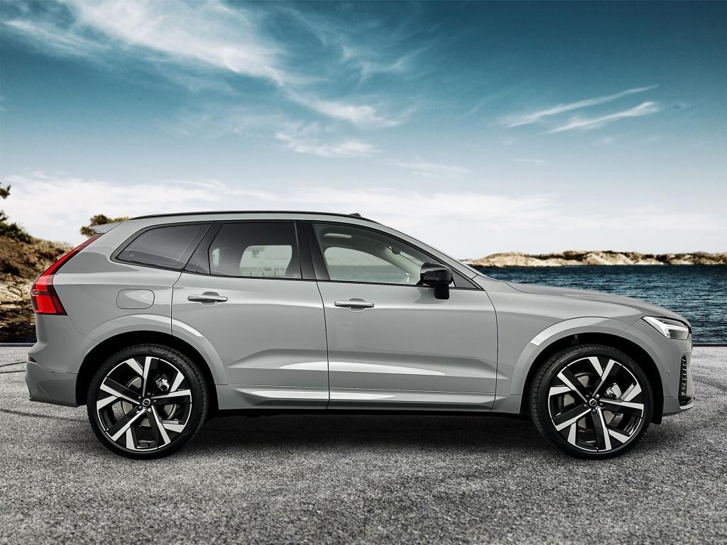 Volvo XC60 t6 awd gt ultra dark