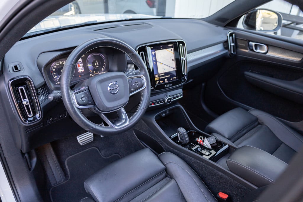 Volvo XC40 1.5 t5 recharge r-design full options! ✅pano✅h&k✅360°cam✅leer