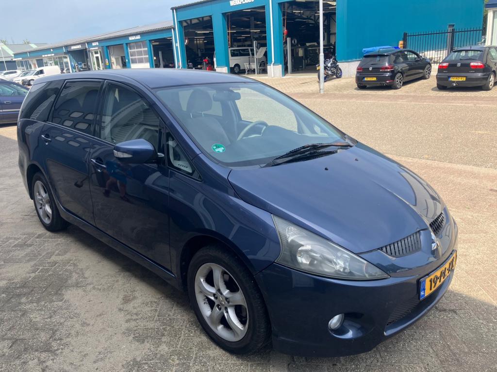 Mitsubishi Grandis 2.4-16v intense 6 persoons airco