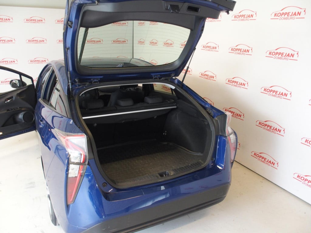 Toyota Prius 1.8 active, navigatie, acc, camera,