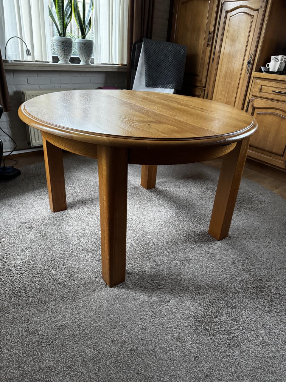 Massief eiken tafel uitschuifbaar inclusief stoelen