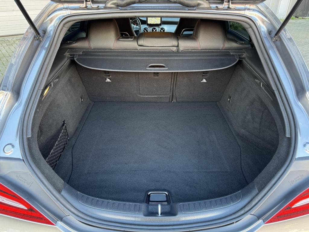 Mercedes-Benz Cla shooting brake 180 amg-line automaat, nl-auto!