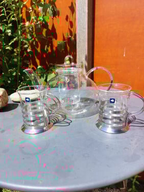 Glazen theepot met filter en 2 theeglazen