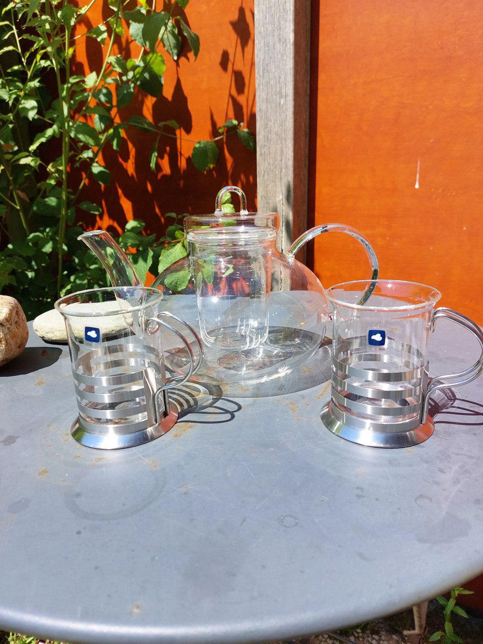 Glazen theepot met filter en 2 theeglazen