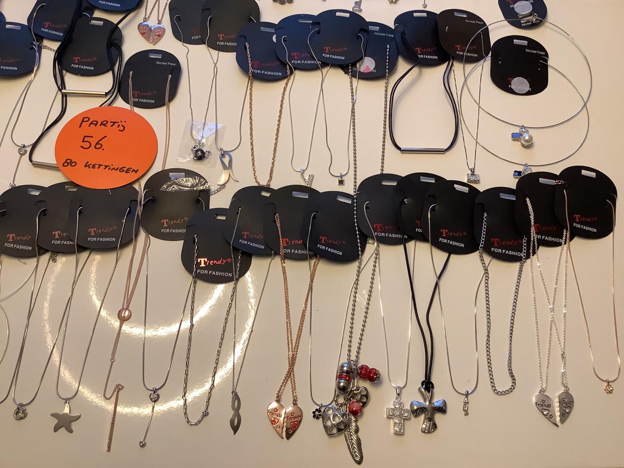 Partij kettingen. ( partij 56)