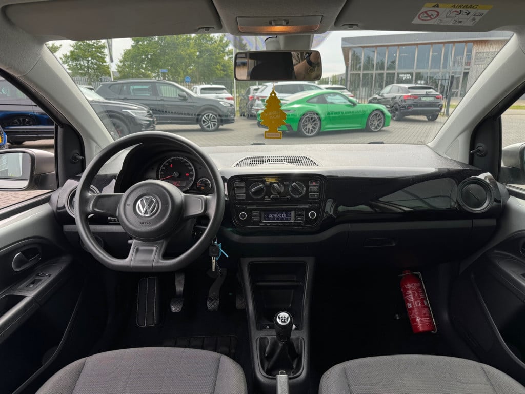 Volkswagen UP! 1.0 move up! bluemotion * airco * pdc * 5 deurs