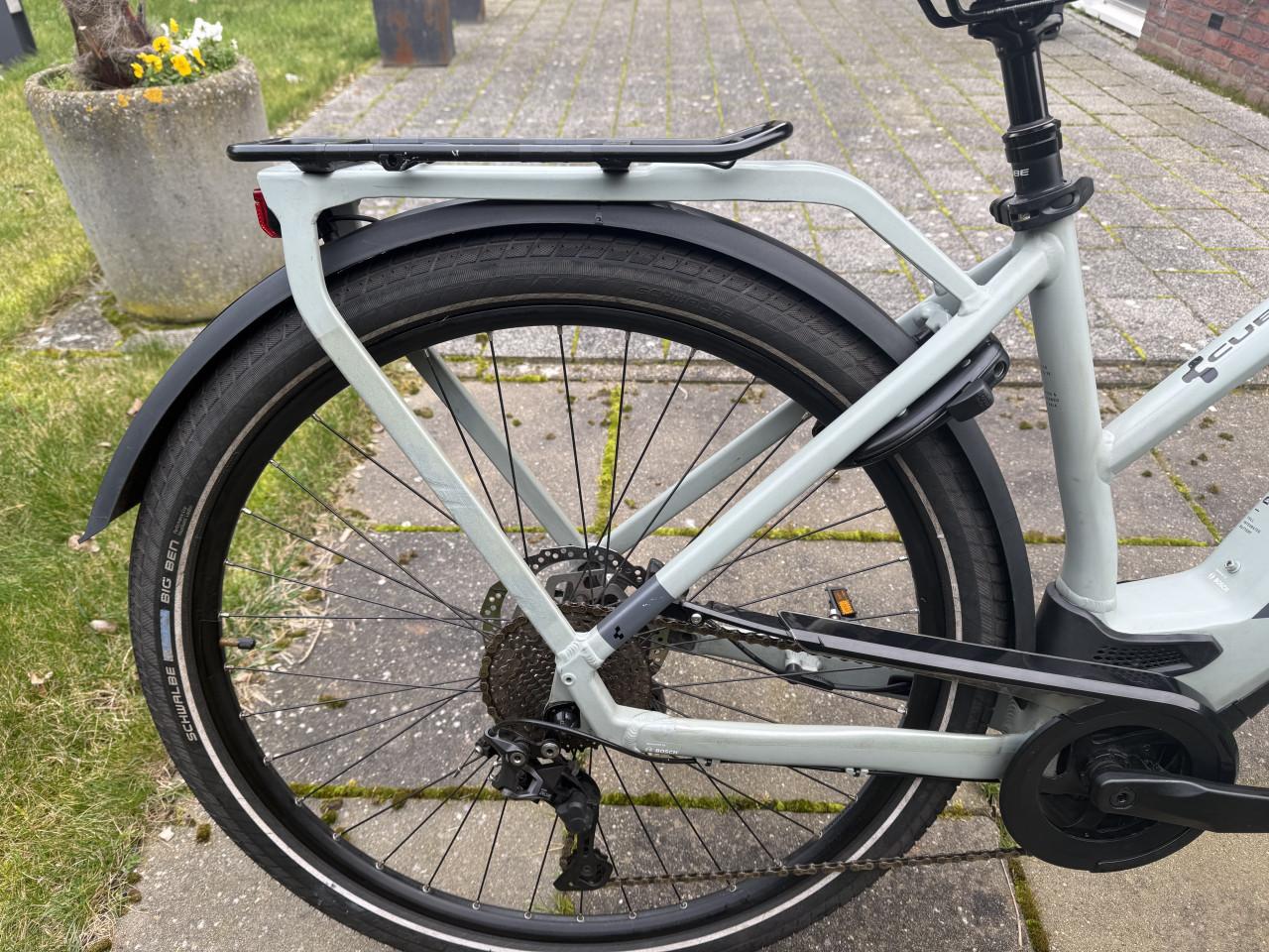 Cube Kathmandu Hybrid Pro 625