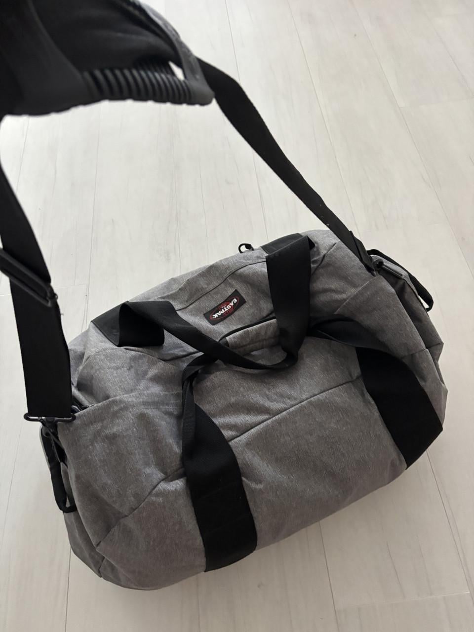 Eastpak reistas met schouderband
