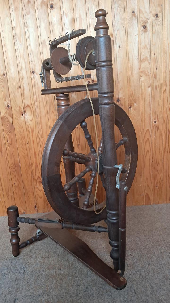 Compleet Spinpakket: Authentiek Spinnewiel, 2 Spoelwinders & Handkaarden