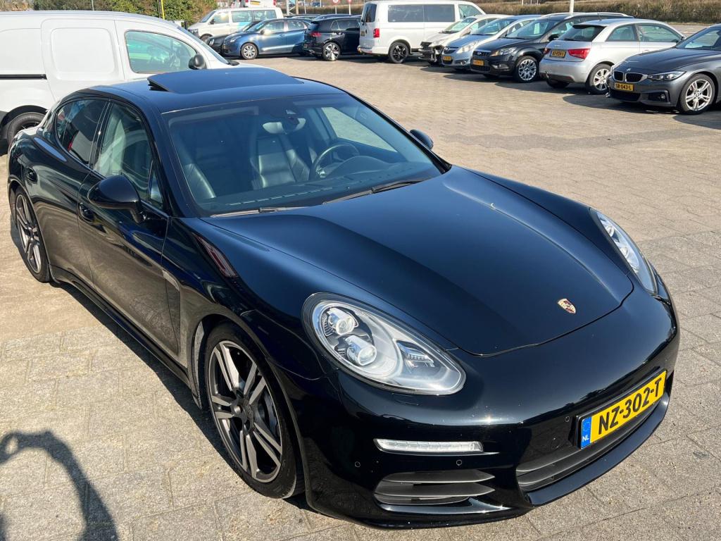 Porsche Panamera schuif/kanteldak, leer, navi, afn. trekhaak enz...