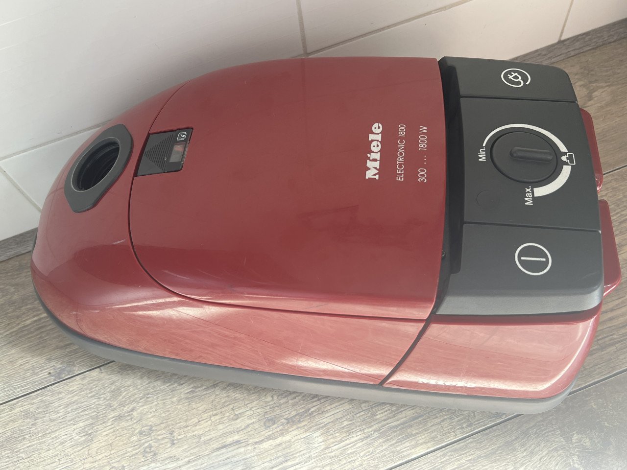 Miele Stofzuiger 1800W – ZGAN – Voor reparatie of onderdelen
