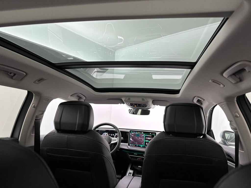 Volkswagen Passat variant 1.5 ehybrid elegance business dsg6 204pk