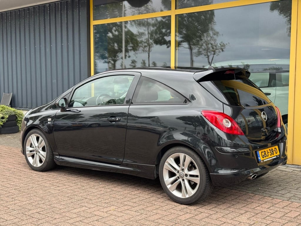 Opel Corsa 1.6-16v t color edit