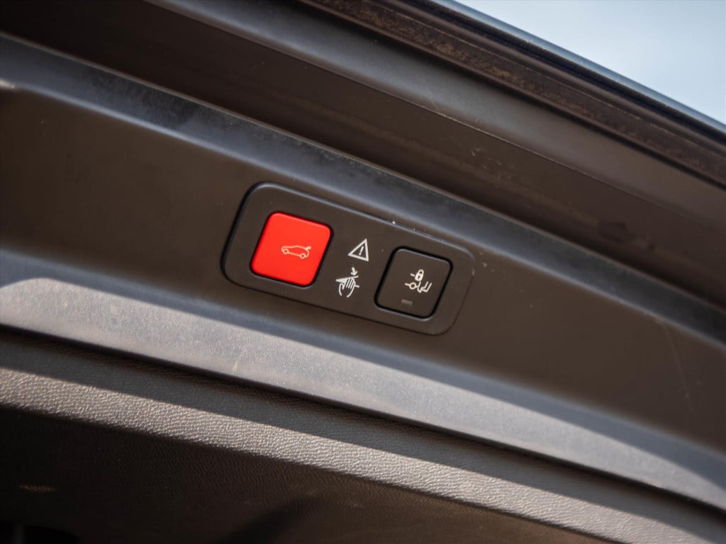 Peugeot 5008 puretech 130pk gt | panoramadak | trekhaak | stoelverwarming |