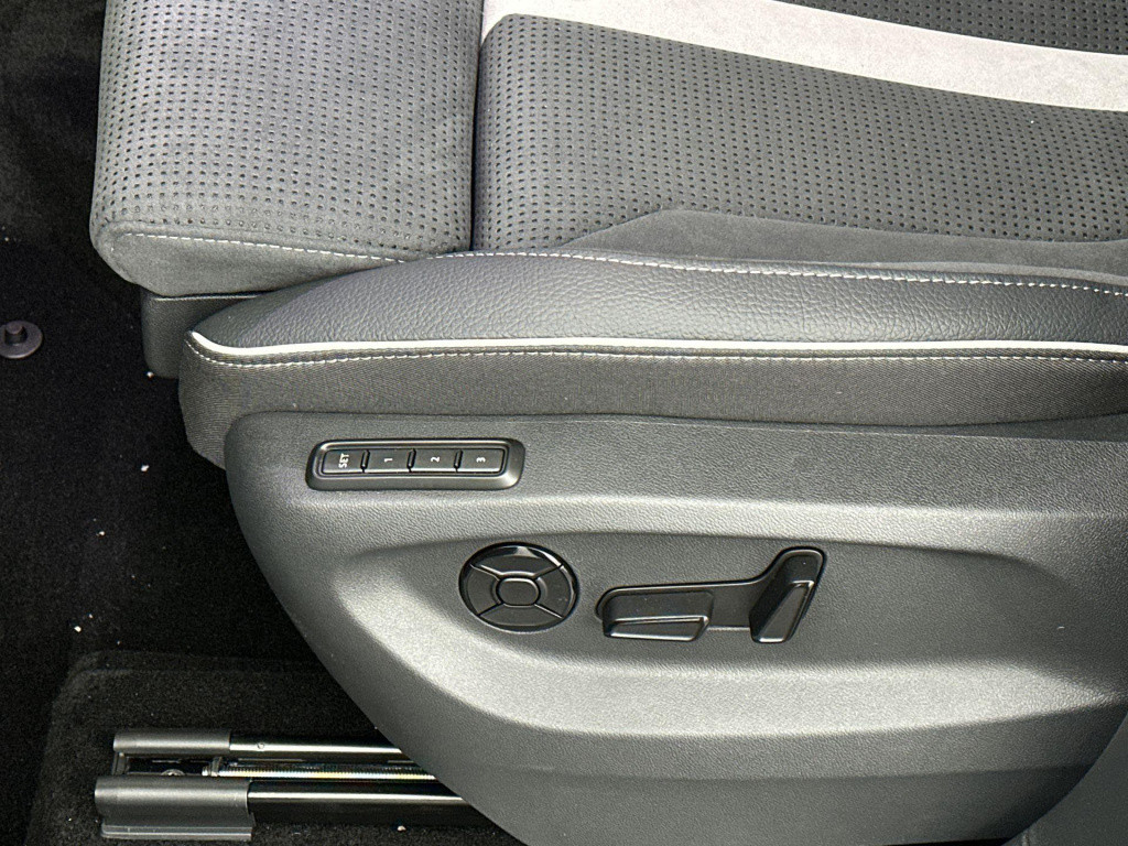 Skoda Kodiaq sportline business 1.5 tsi phev 150 kw / 204 pk su