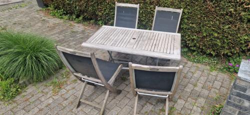 Tuintafel met 5 stoelen
