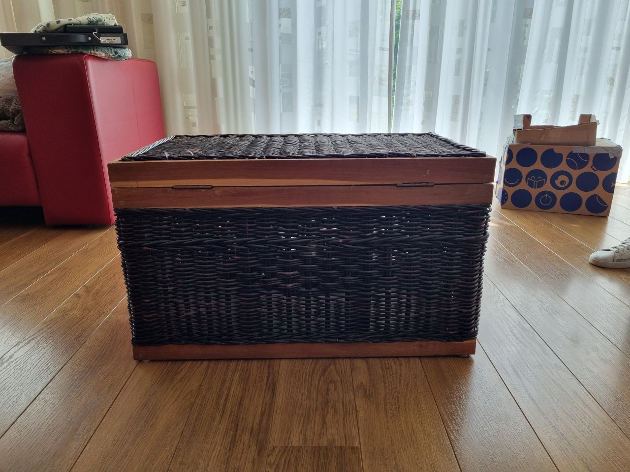 Leuke rieten/houten opbergkist