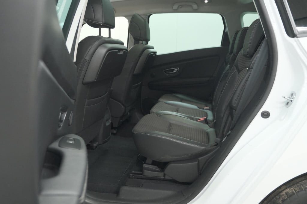 Renault Grand Scenic tce 140 bose | 7 zitplaatsen | trekhaak | camera | bos