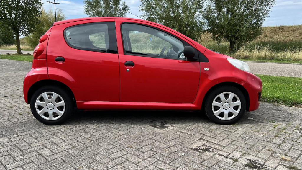 Peugeot 107 1.0-12v xr