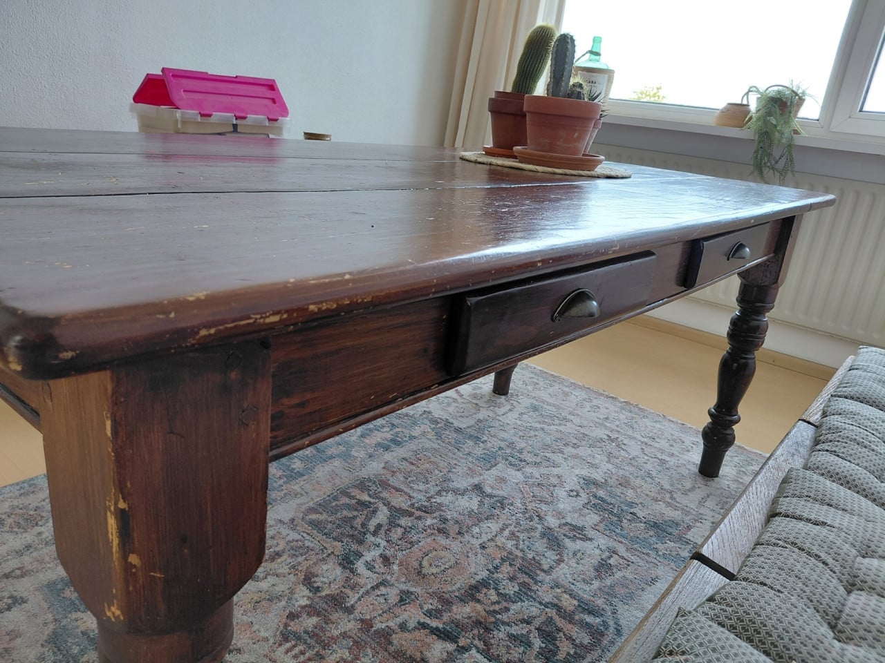 Gratis bank, bed, 2 stoelen, tafel