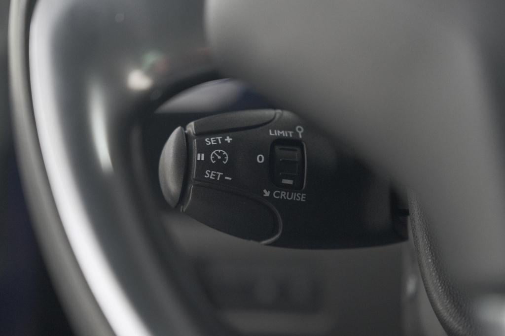 Ds Ds 3 puretech 110 so chic | camera | navigatie | parkeersensoren | clima