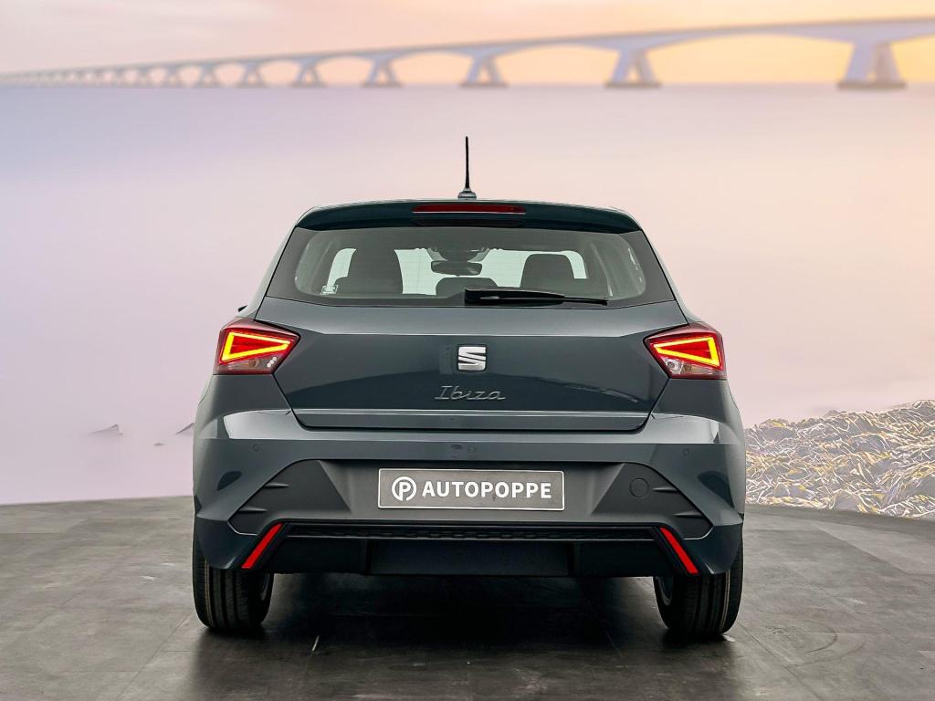 Seat Onbekend style plus 1.0 70 kw / 95 pk ecotsi hatchback 5 de