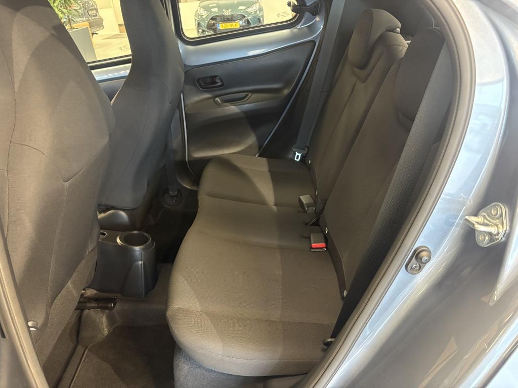 Toyota Aygo X 1.0 vvt-i mt play