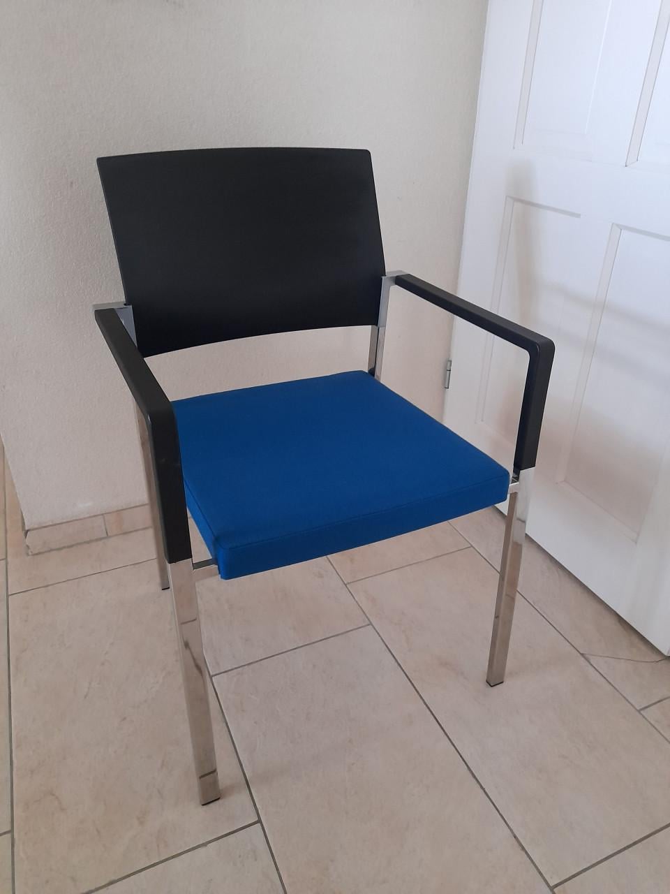 Mooie bureaustoel / vergaderstoel ( in goede staat )