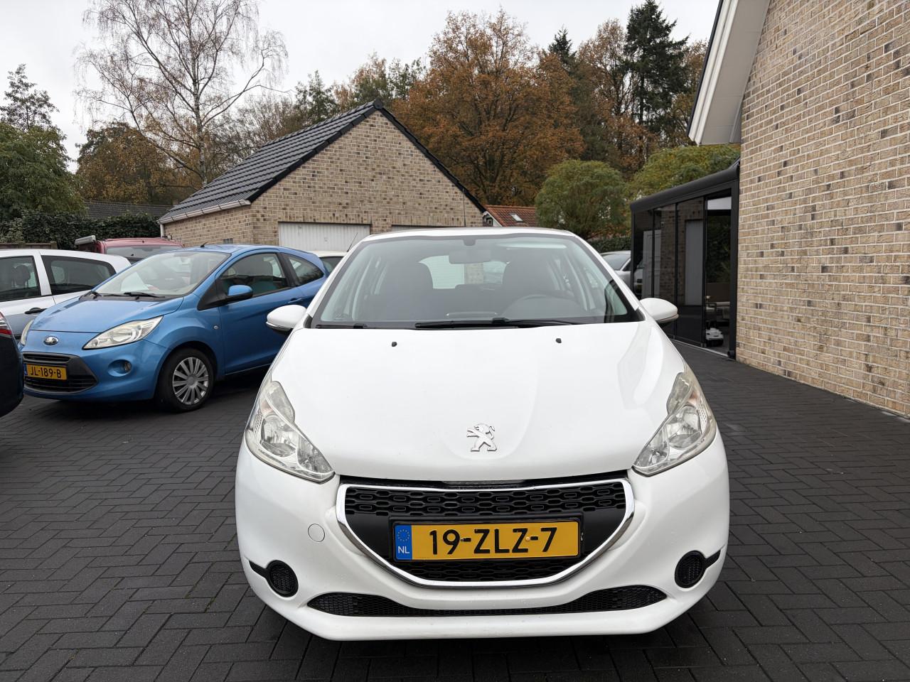 Peugeot 208 1.2vti 2013 5drs airco