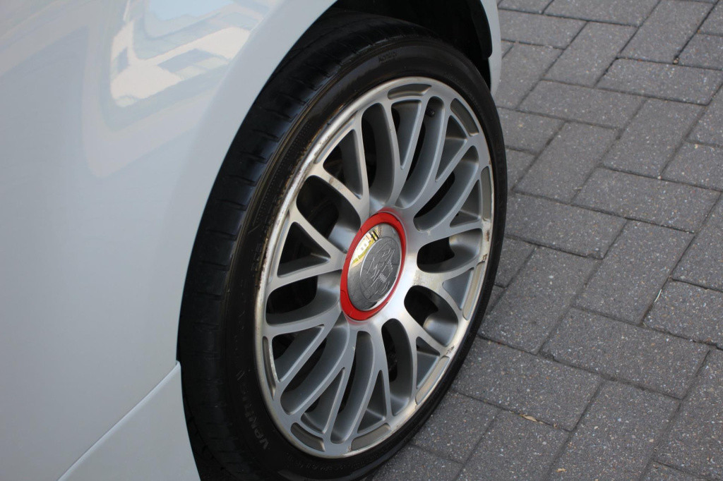Abarth 500c 1.4 t-jet scorpione - alcantara - aux/usb - 17inch - pdc - gric