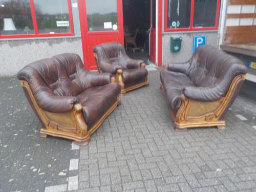 Mooie kwaliteit leren 3 + 2 + 1 zits in goede staat