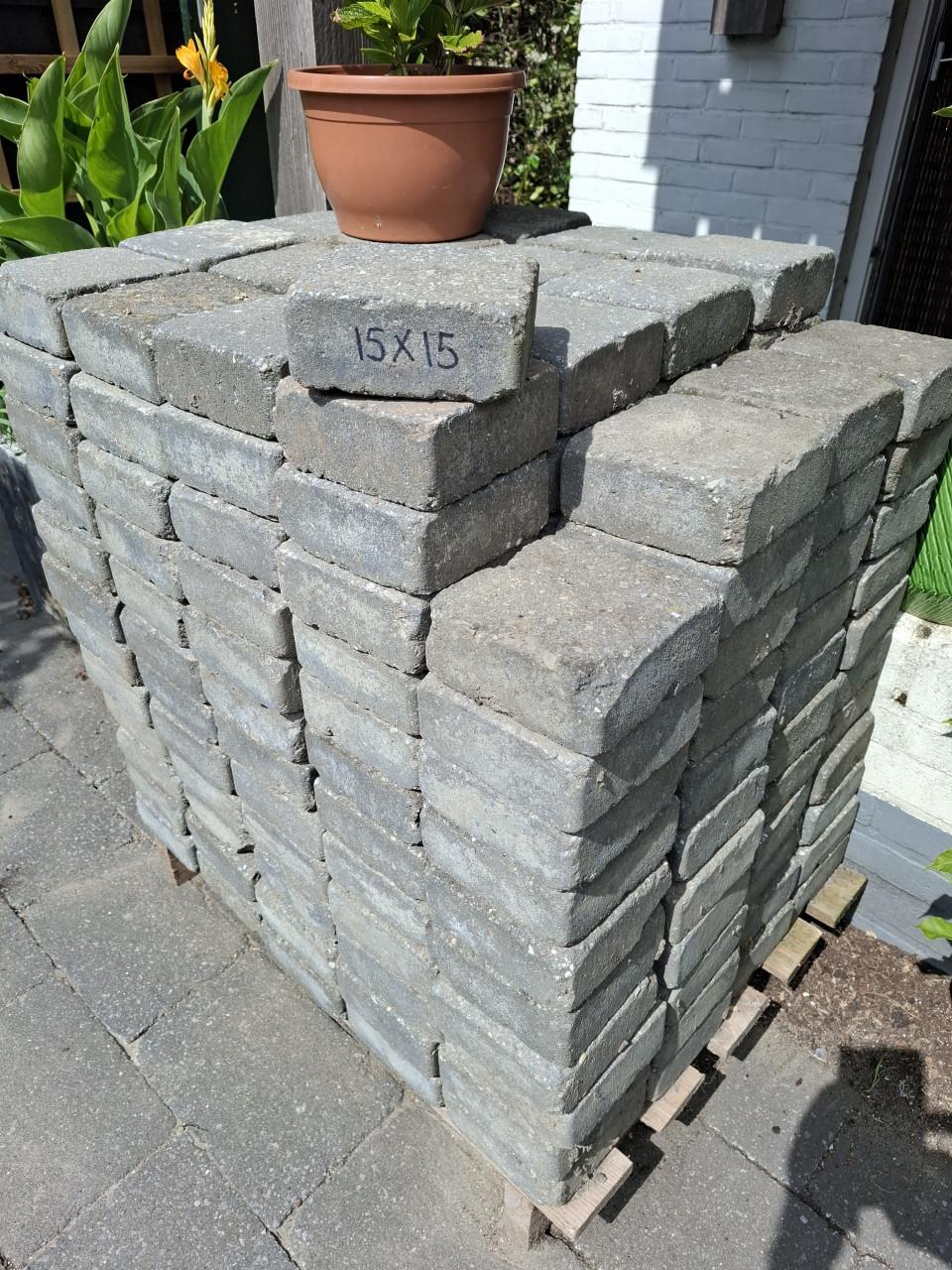225 klinkers 15x15 cm