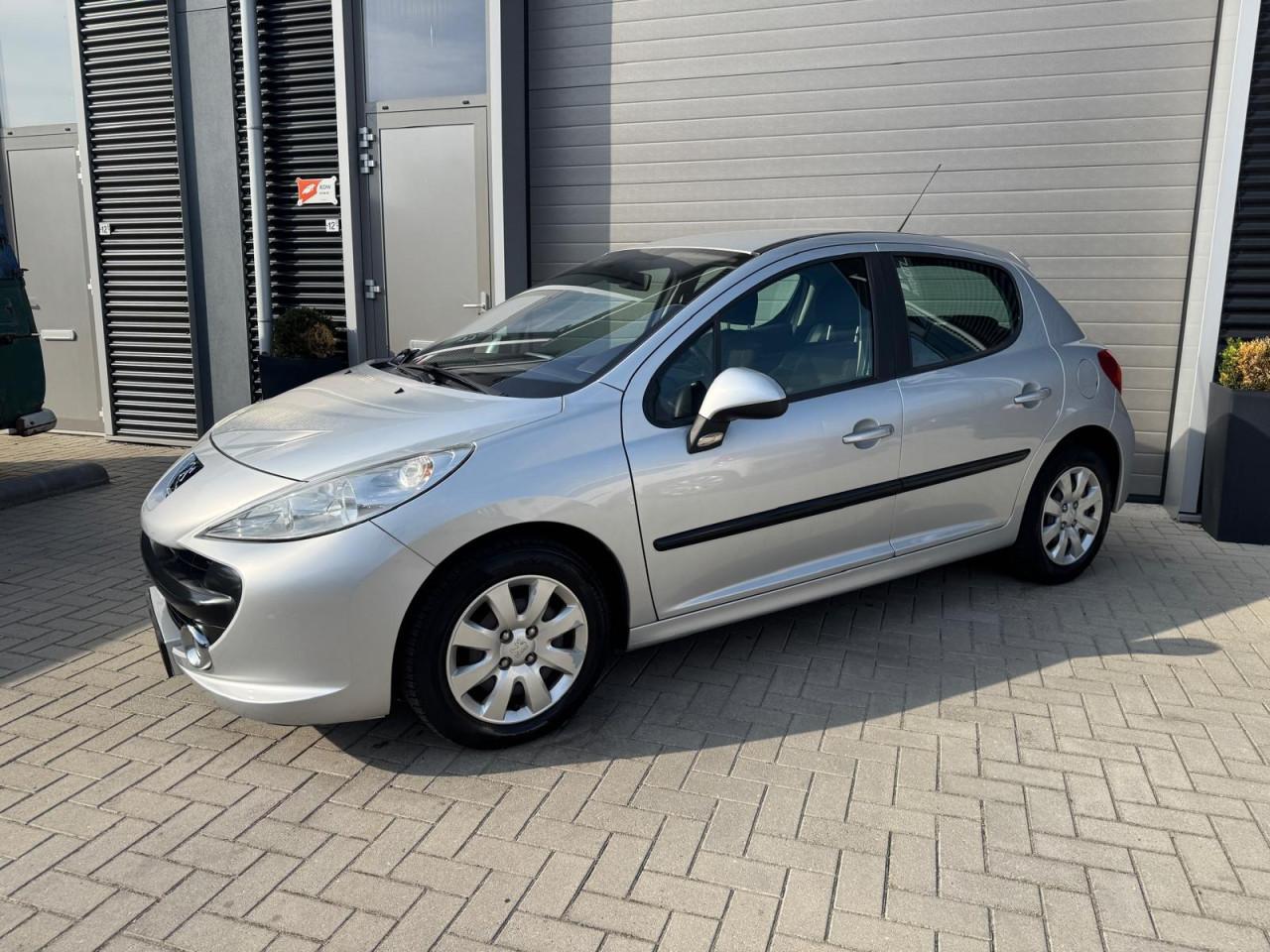 Peugeot 207 1.4-16V XR/130.000/Vol jaar APK/Airco/