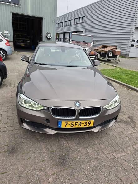 Te Koop: BMW 320i F30 – Luxe & Sportief!