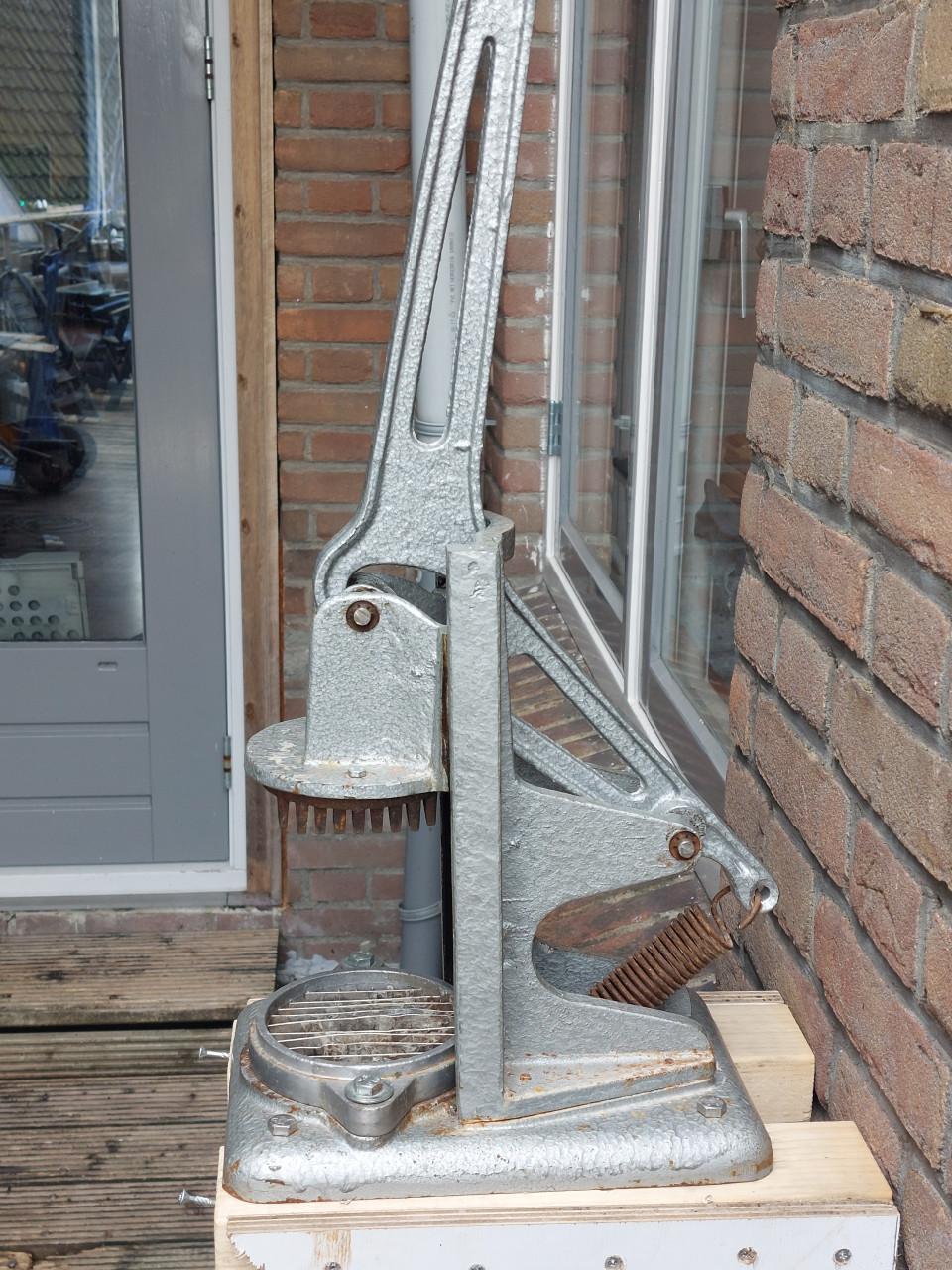 Friet Snijder