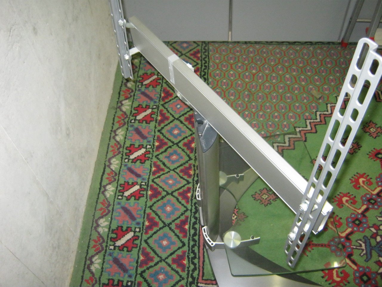 Draaibare TV standaard.