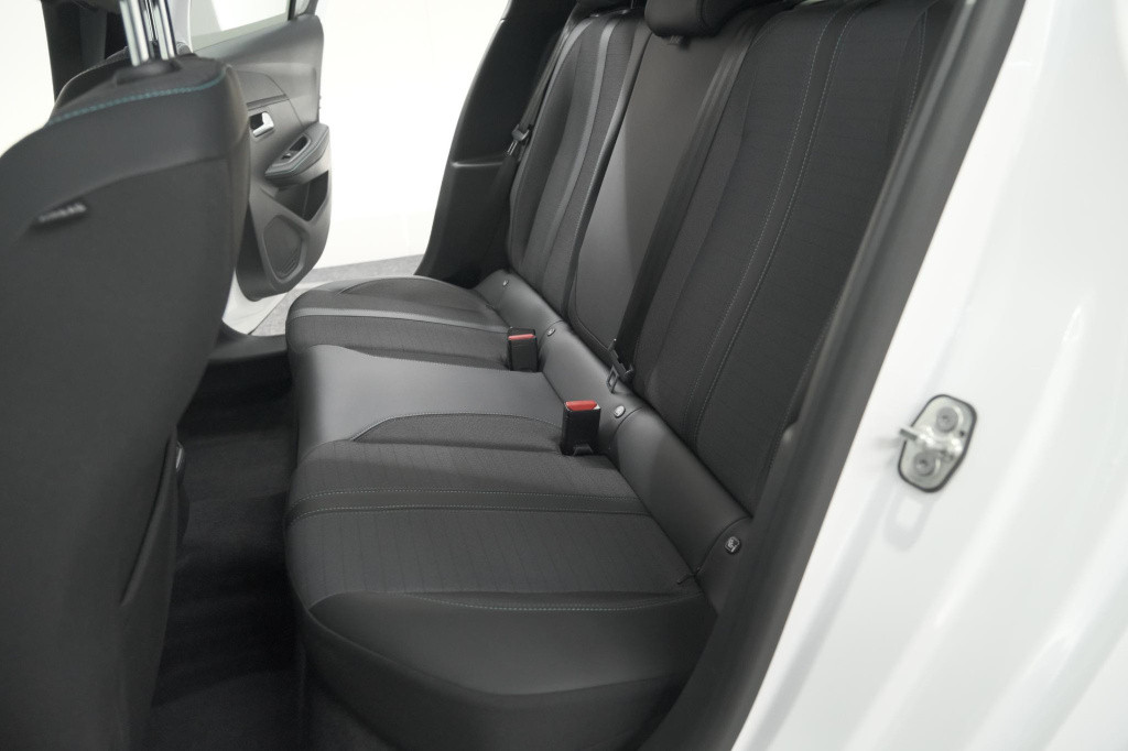 Peugeot 208 puretech 100 allure pack | camera | apple carplay | stoelverwar