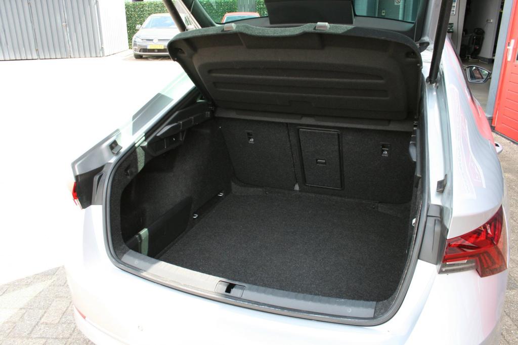 Skoda Octavia 1.0 e-tsi sport business