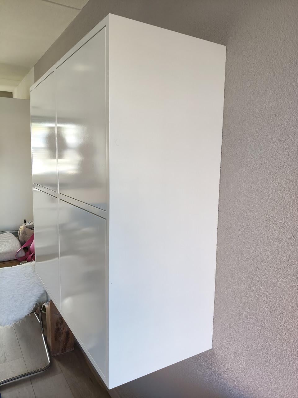 Twee mooie hangkasten wit