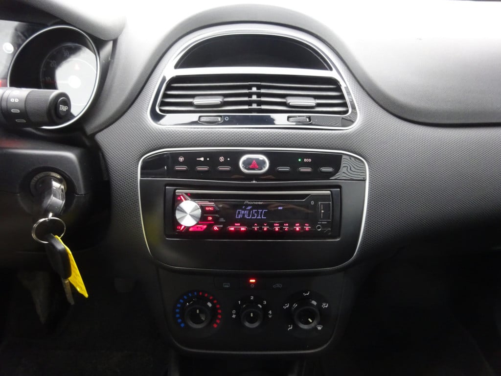 Fiat Punto evo 0.9 twinair pop airco / cruise / elektr. ramen / lm velgen
