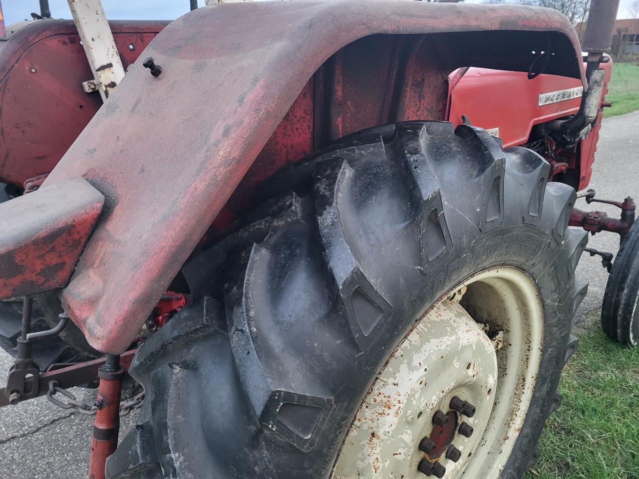 Mc Cormick D439 Met kenteken