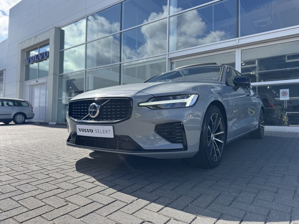 Volvo V60 t6 398pk recharge plus dark| panodak| adap.cruise| trekhaak| 36
